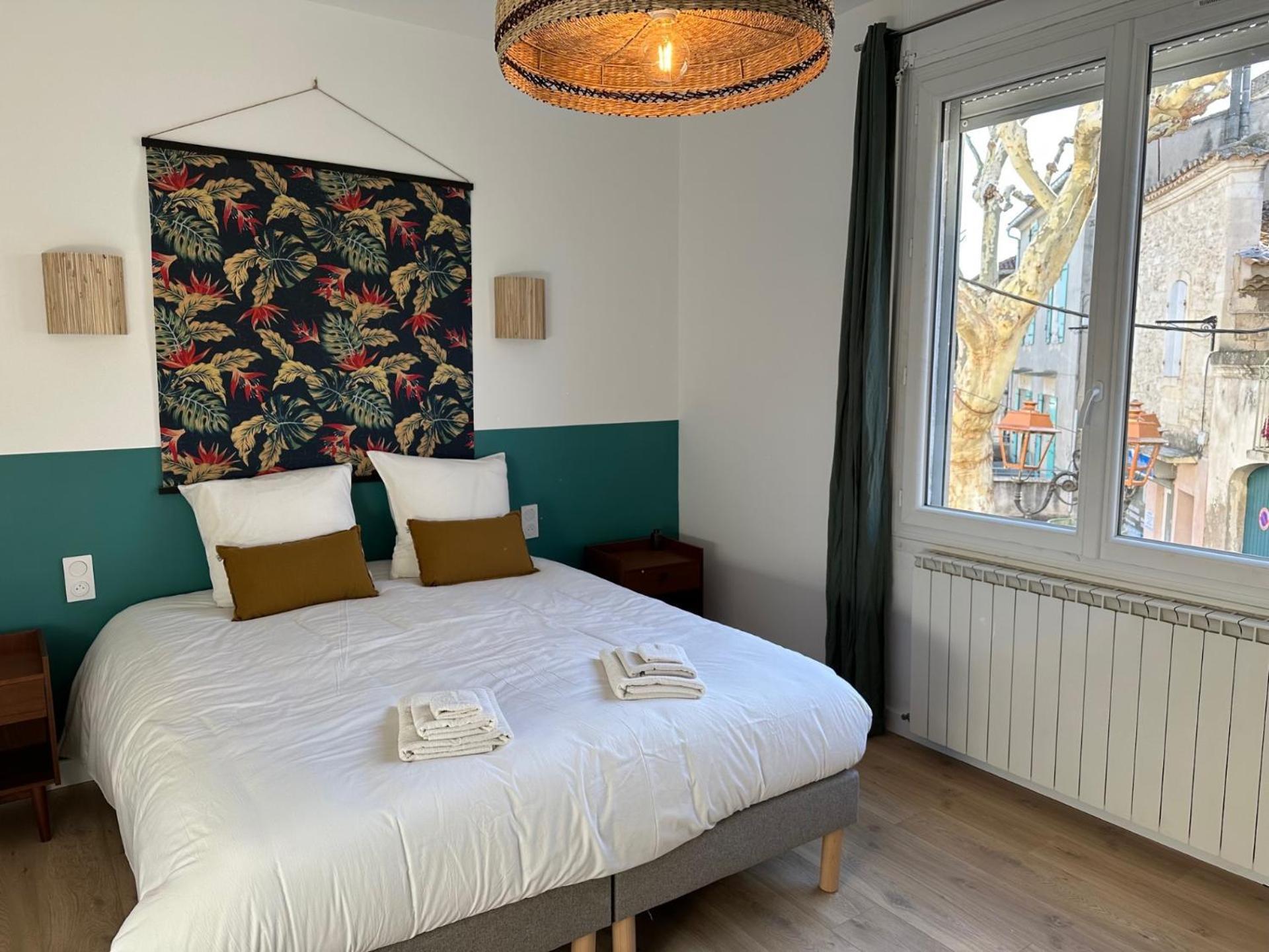 Charmant Appartement 3 Chambres Et Terrasse Eyragues Eksteriør billede
